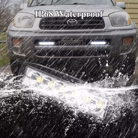 Fascio di luce che guida i fendinebbia spenti